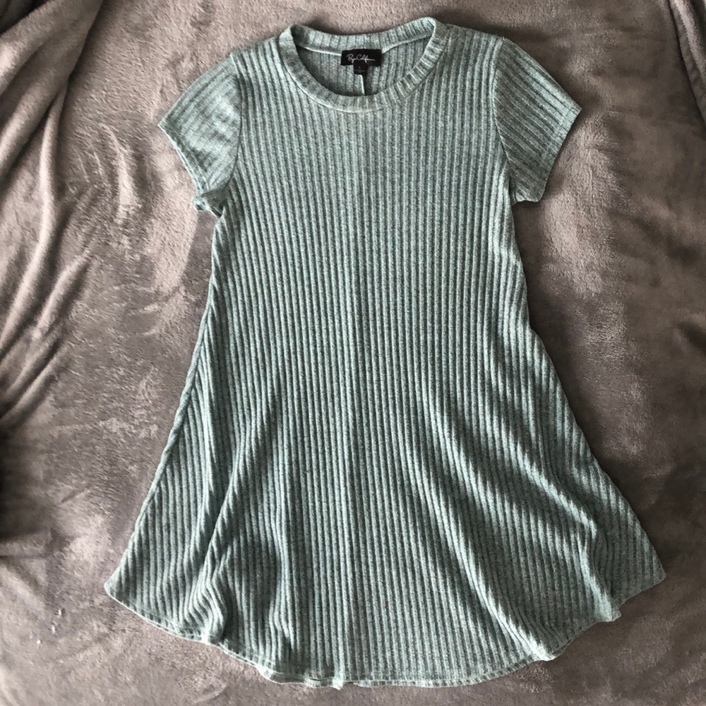 Short sleeve sweater dress